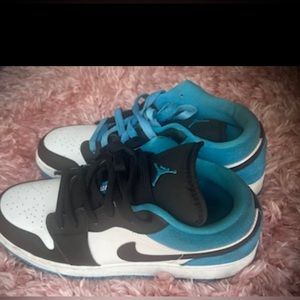 Jordan 1 low blue/black/white